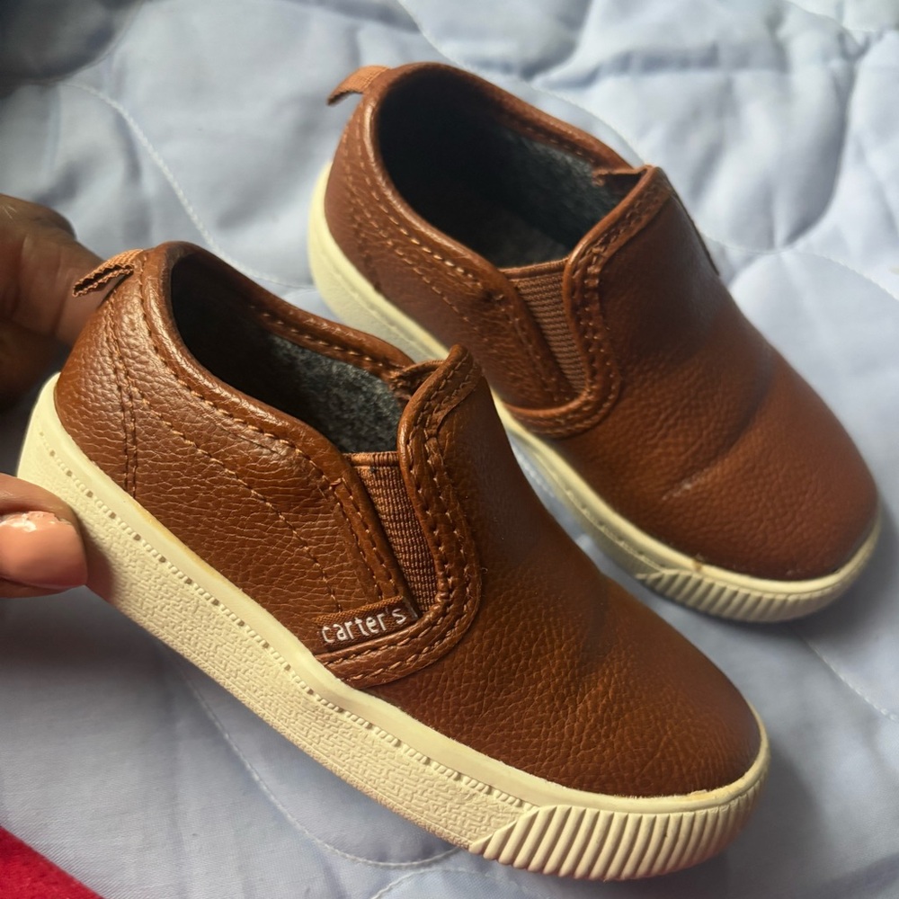 Carters size 7 toddler boy shoes